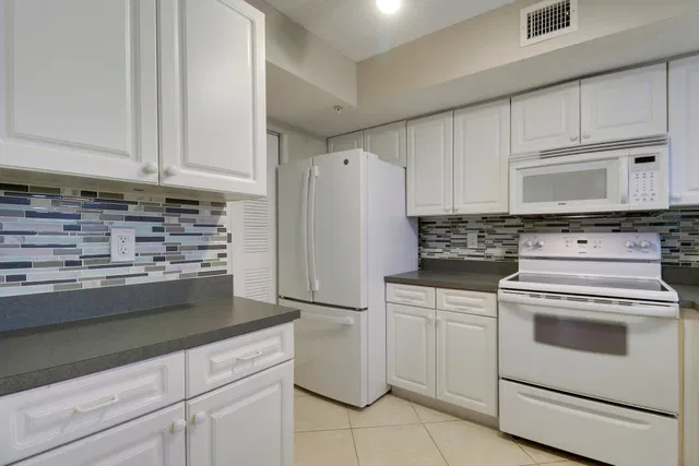  Unit 1106 photo 13