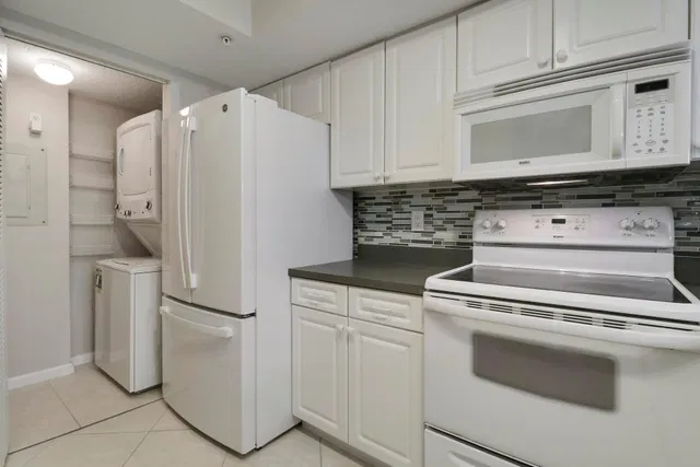  Unit 1106 photo 15