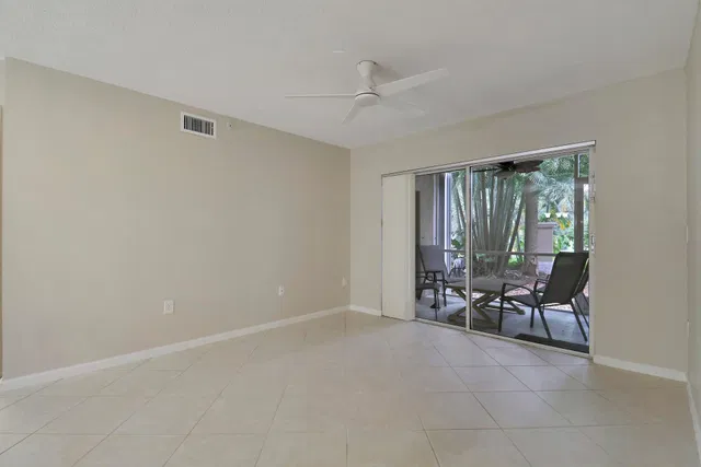  Unit 1106 photo 21