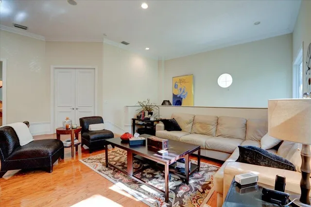 Unit C photo 11