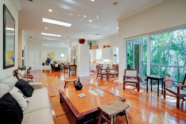 Unit C photo 24