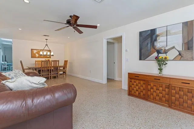  Residence photo 5