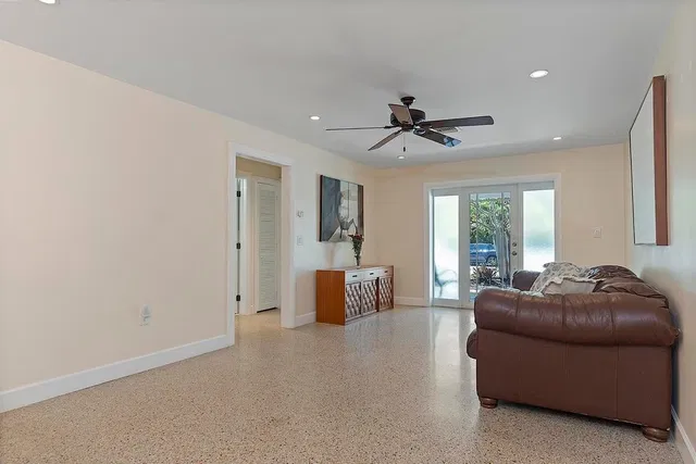  Residence photo 9