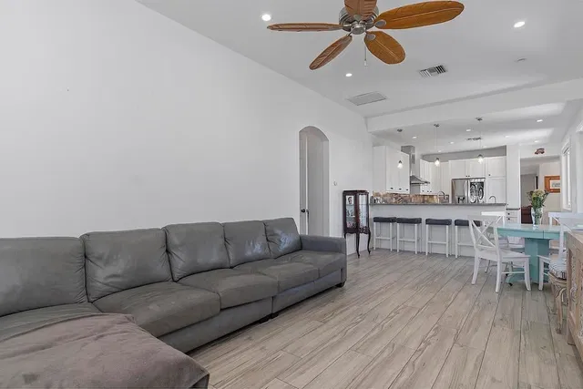 Residence photo 25
