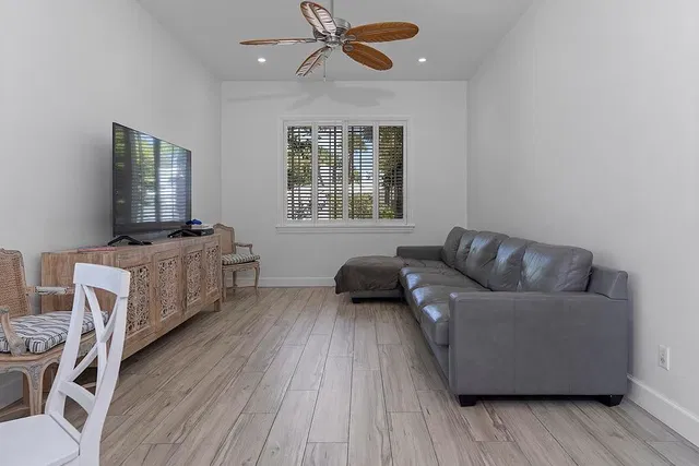  Residence photo 26