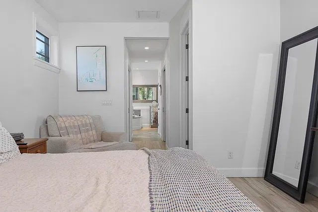  Residence photo 30