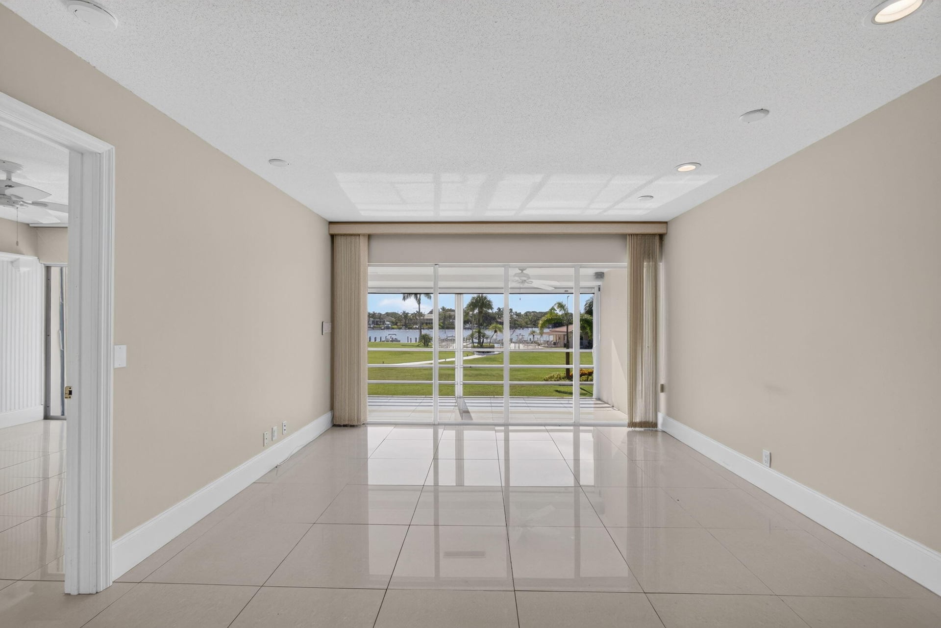 Unit 204 photo 5