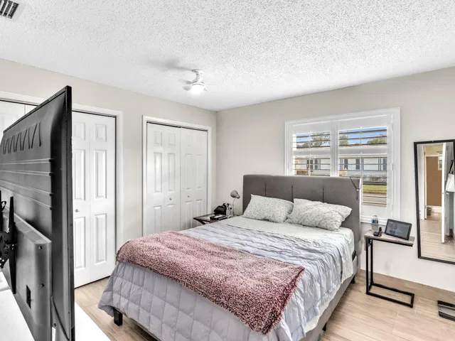 Residence photo 8