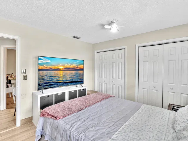 Residence photo 9