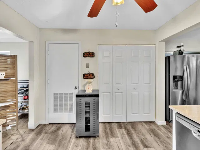 Residence photo 18