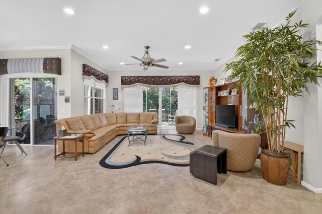  Residence photo 7