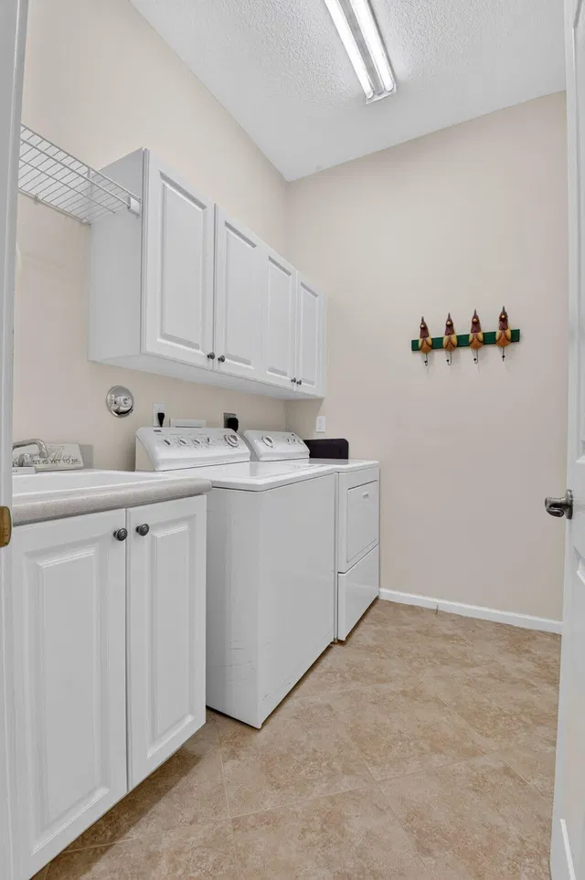  Residence photo 24