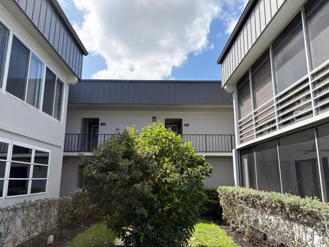 Residence photo 2