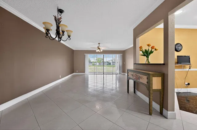 Residence photo 15