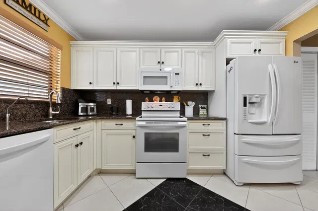Residence photo 25