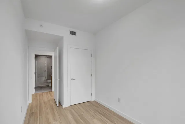  Unit Unit 304 photo 26