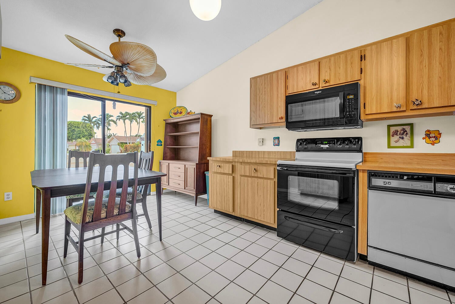  Residence photo 8
