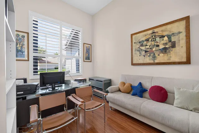  Residence photo 12