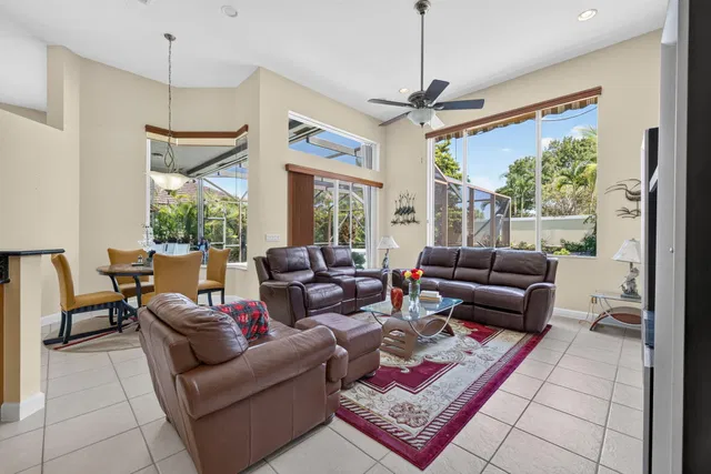  Residence photo 26