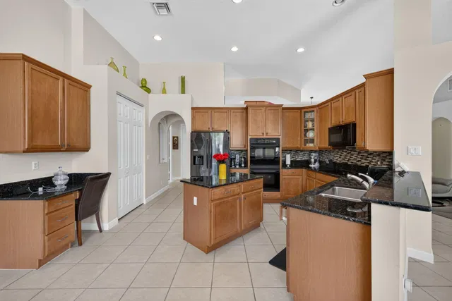  Residence photo 32