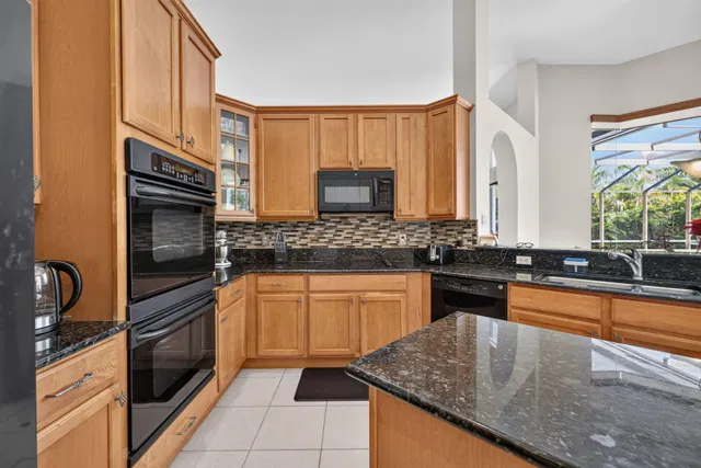  Residence photo 34