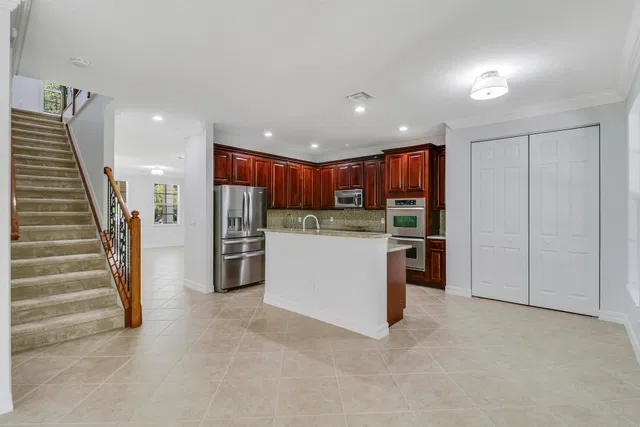 Canterbury Place Residence photo 7