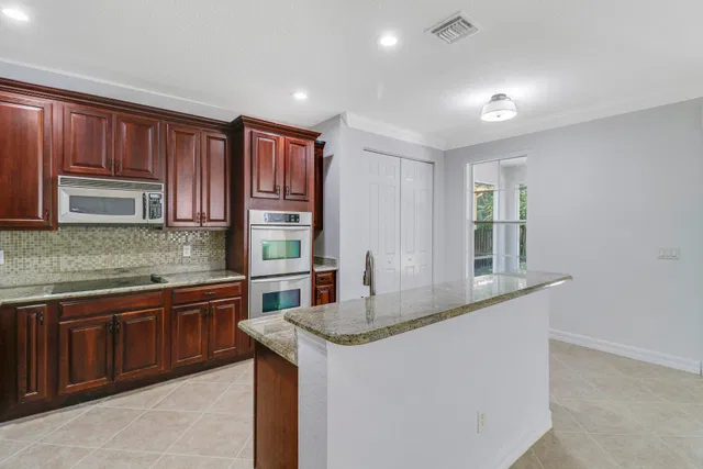 Canterbury Place Residence photo 9