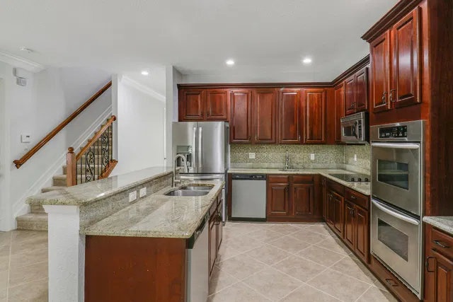 Canterbury Place Residence photo 11