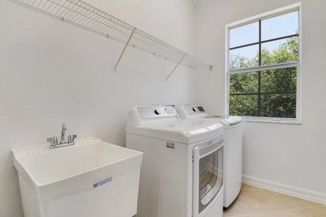 Canterbury Place Residence photo 32