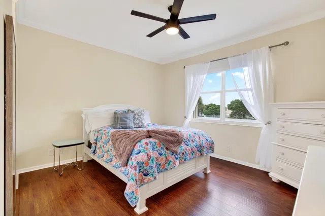 Residence photo 53