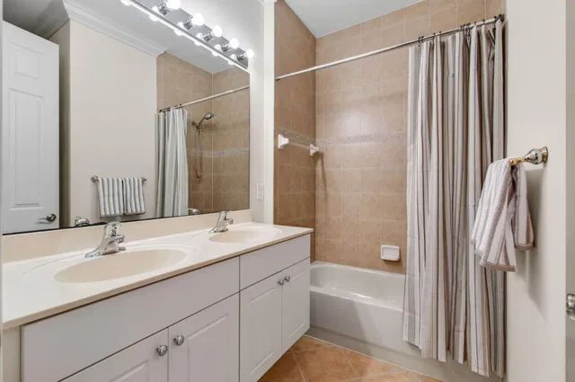 Residence photo 62
