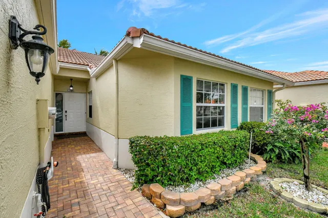 Residence photo 2