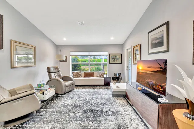 Residence photo 11