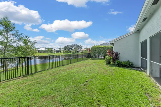  Residence photo 27