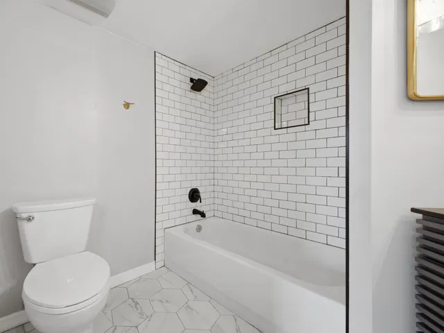Unit 920 photo 6