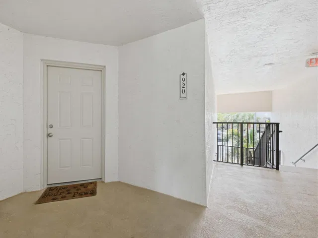Unit 920 photo 30