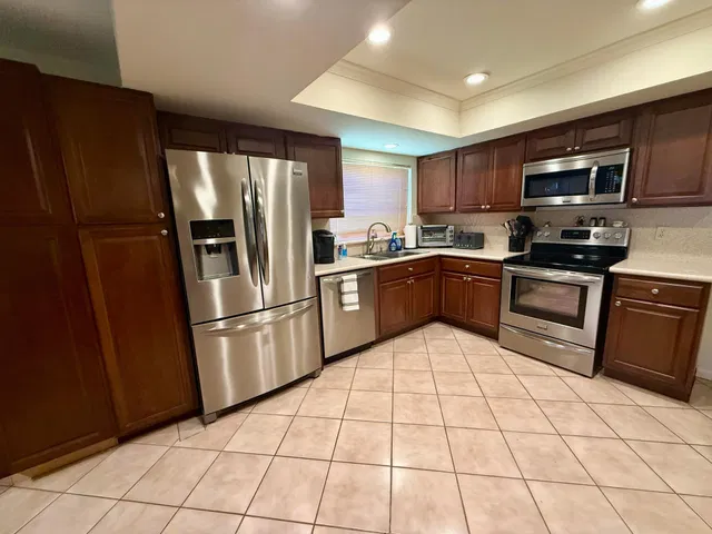 Residence photo 3