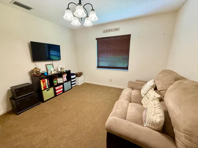 Residence photo 9