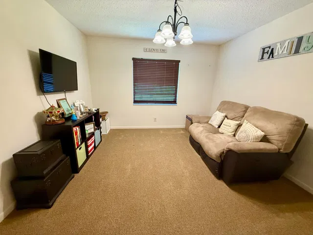 Residence photo 10