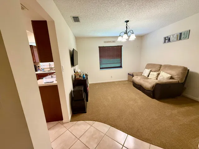 Residence photo 11