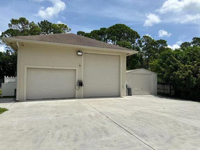 Residence photo 6