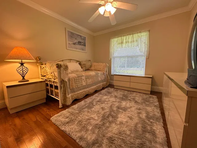 Residence photo 30