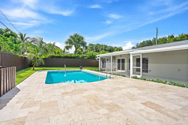  Residence photo 4