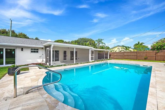  Residence photo 5