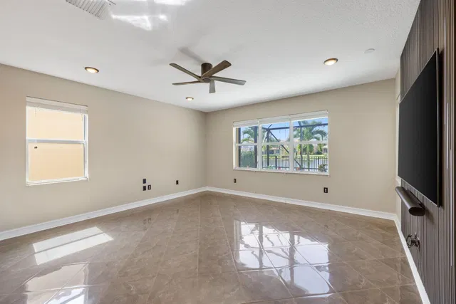 Residence photo 24