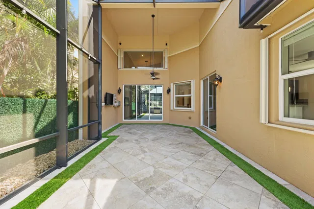 Residence photo 36