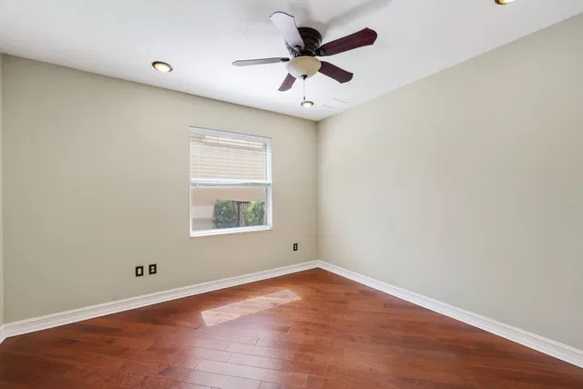 Residence photo 42