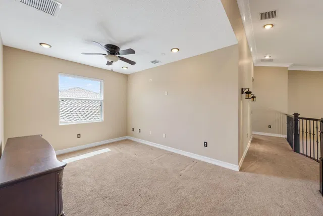 Residence photo 53