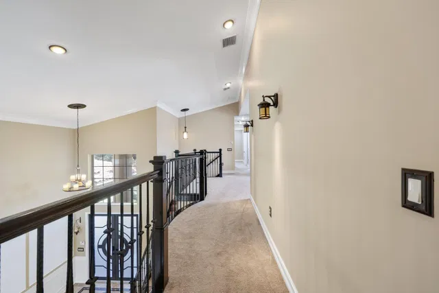 Residence photo 57