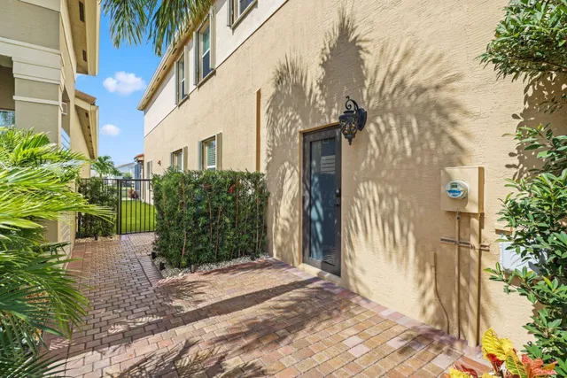 Residence photo 71
